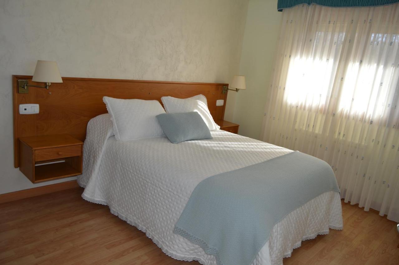 Hotel Restaurante Val Antas de Ulla Bagian luar foto