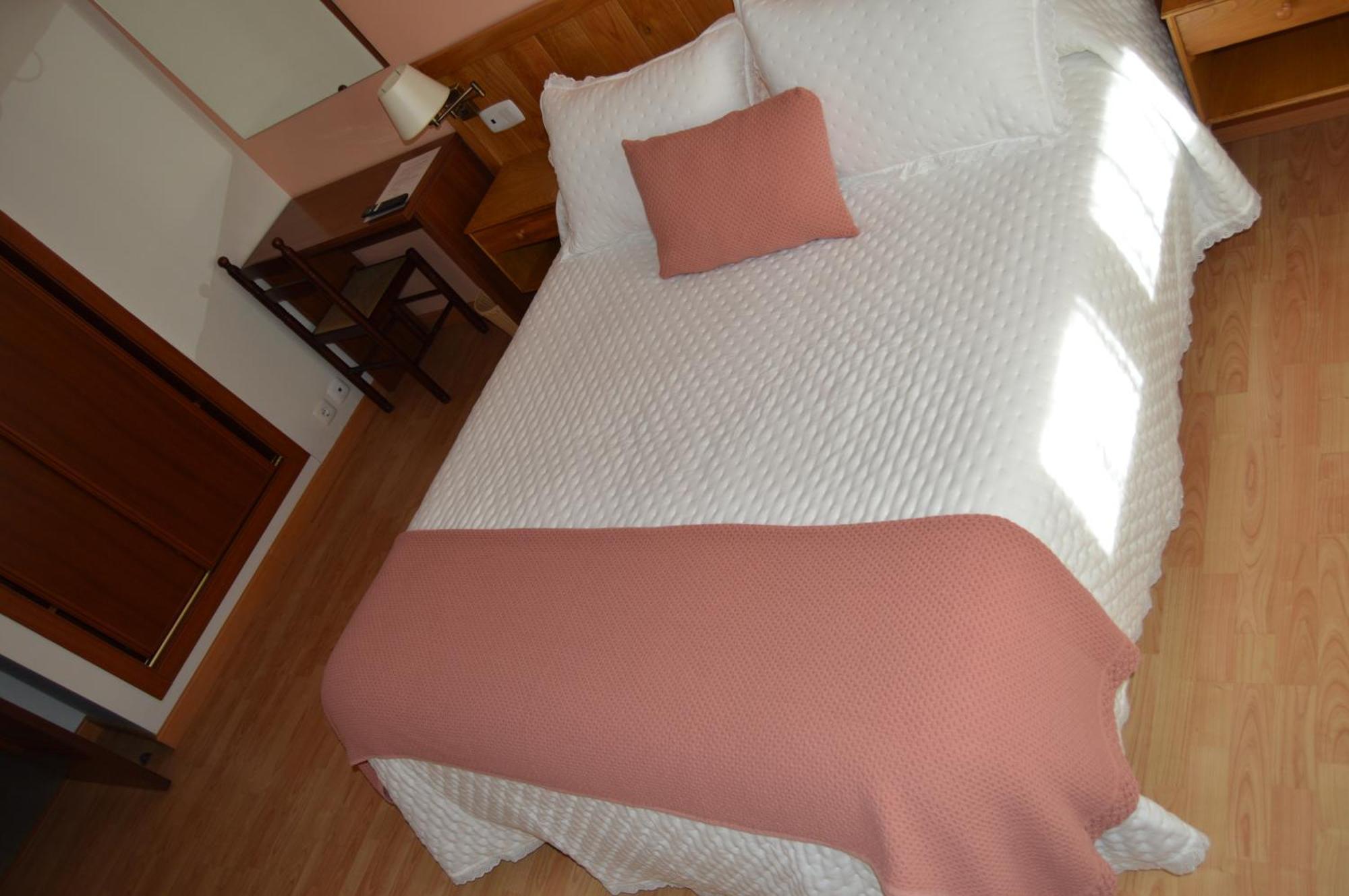 Hotel Restaurante Val Antas de Ulla Bagian luar foto