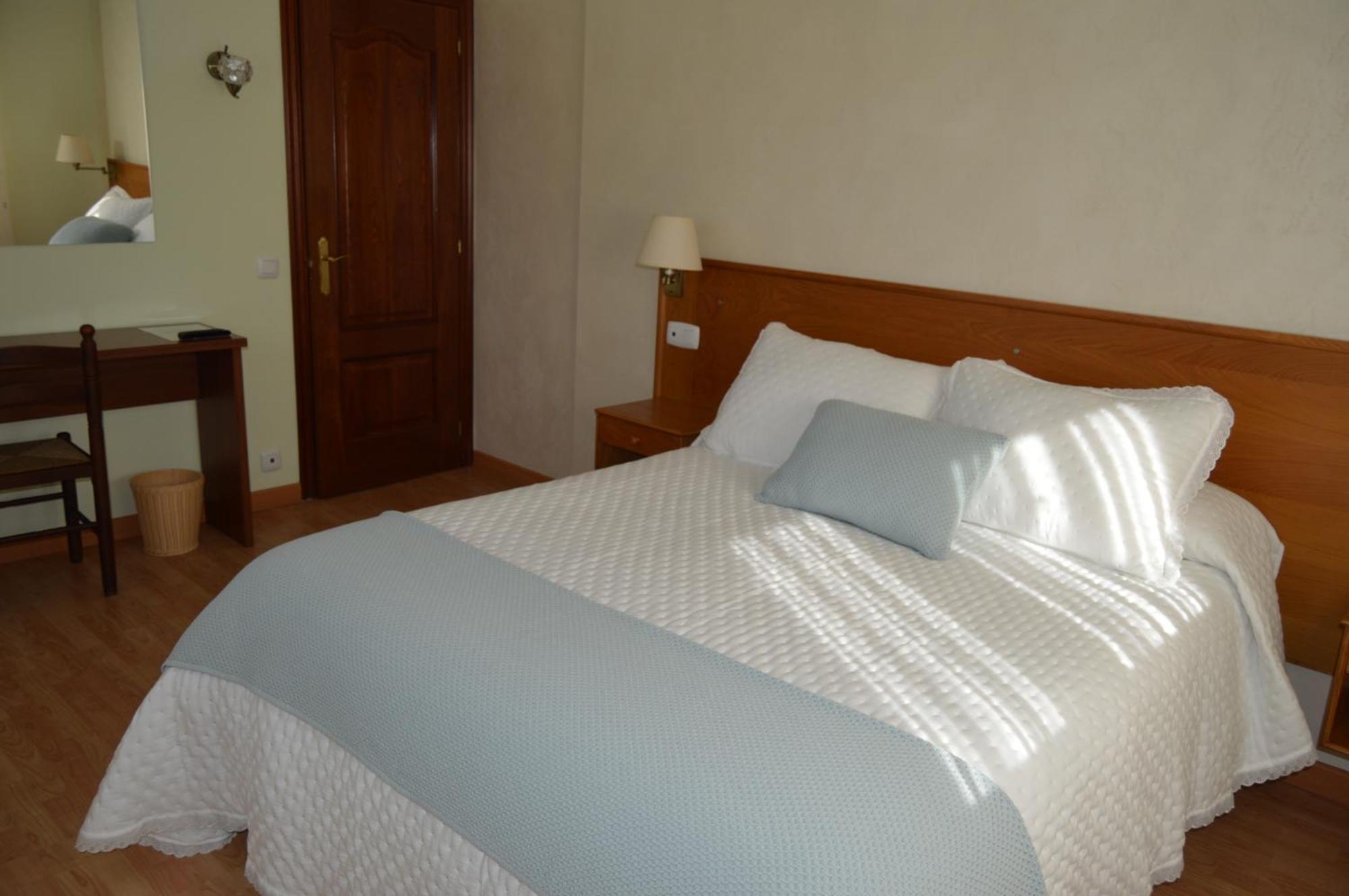 Hotel Restaurante Val Antas de Ulla Ruang foto