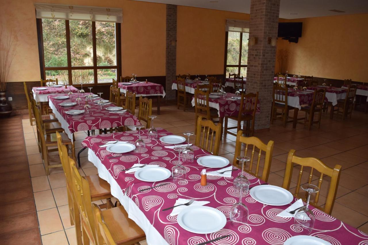 Hotel Restaurante Val Antas de Ulla Bagian luar foto