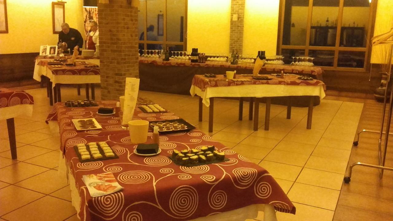 Hotel Restaurante Val Antas de Ulla Bagian luar foto